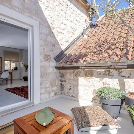 Luxury Bifora Apartment *