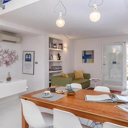 Apartment Luxury Bifora
