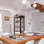 Luxury Bifora Apartment